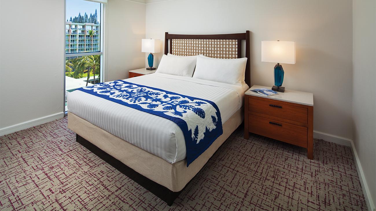 Guest Bedroom (1- or 2-Bedroom Villa)